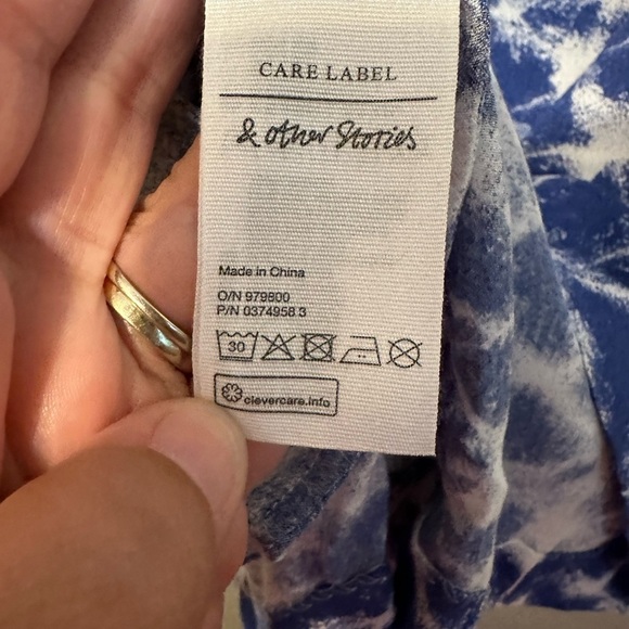 & Other Stories Knee‎ Length V Neck Blue White Tie Dye Dress Size 4 - Picture 6 of 8